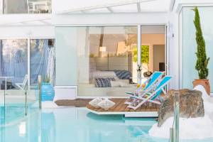 Kouros Home