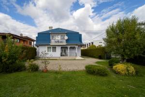 Pine Wood Apartment 7