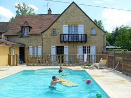 Vakantiehuis in Saint-Vincent-de-Cosse met zwembad, in Dordogne-