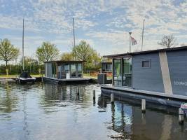 Houseboats Heeg