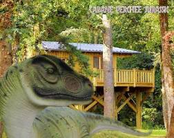 La Cabane Perchée Jurassic: Ungewöhnliche Unterkunft mit Dinosau