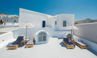 Aqua Serenity Santorini Luxury Suites