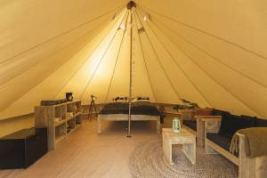 Happy in the meadow tent with private sanitary facilities | 2 pe