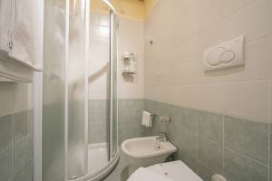Blue Apartment Desenzano With Wifi