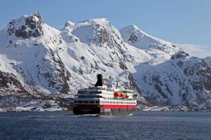 2025-2026 Hurtigruten Bergen-Kirkenes Noorderlicht reis