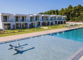 Oikos Sani Suites