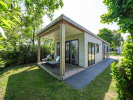 River Lodge 'Wellnesshuus' with whirlpool, sauna, bathtub, and s