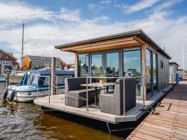 Houseboat Havenlodge Uitgeest for 4 persons