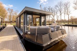 Houseboat - Paviljoenwei 4-21 | Sneek (Offingawier) 'Boatique Sn