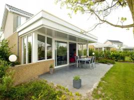 Luxe 4 persoons wellness-vakantiehuis aan de Maasplassen nabij R