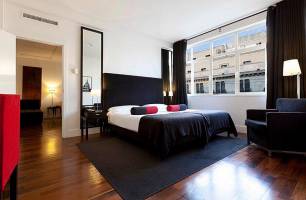 Quatro Puerta Del Sol