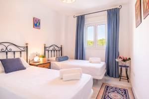 Mi Capricho beach front sea view & pool