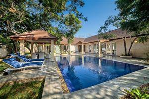 Leopard Beach Resort