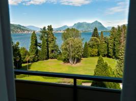 Carl & Do Lake View 4/5 Pax