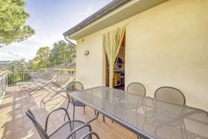 Rosemary apt with shared pool family fun