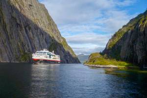 Hurtigruten bus en treinreis