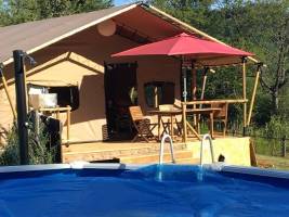 8 Personen eingerichtetes Safarizelt Auberge du Precontent