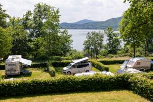 RCN Laacher See | Kampeerplaats met meerzicht