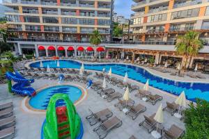 Almaris Hotel