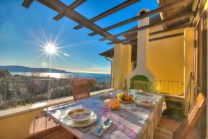 John's House With Pool And Lakeview