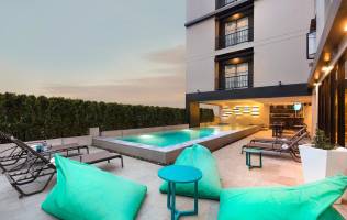 Cross Vibe Bangkok Sukhumvit