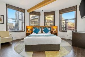 Roomzzz Manchester City