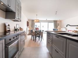 Lucette quiet but central