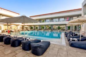 White Olive Premium Hotel