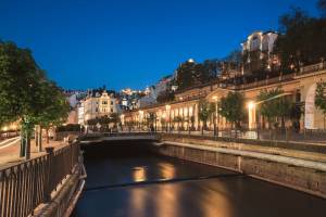 Ontario Hotel Garni