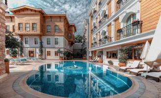 Seven Hills Palace Hotel & Spa