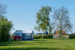 Aquacamping En Jachthaven De Rakken