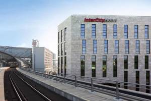 Intercity Berlin Hauptbahnhof