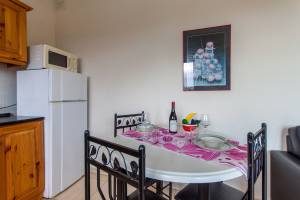 Merill Pool and Sea, Penthouse Apart 6