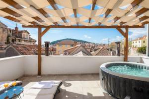 Le Premier Rooms