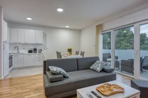 Cikat Bay Modern Apartment