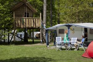 RCN de Flaasbloem | Kampeerplaats met boomhut