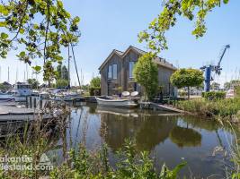 Vakantiehuis Stavoren met uitzicht op de haven