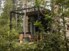 2 persoons cabin met hottub in bosrijke omgeving op vakantiepark