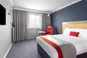 Holiday Inn Express Earls