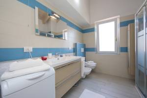 Silver Lake Apartment