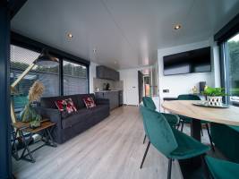 Houseboat Marina Mookerplas 4-6 persons (roof terrace and Hottub