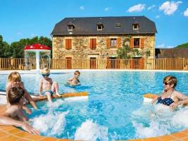 Camping Ushuaïa Villages Rives d'Olt et Aubrac