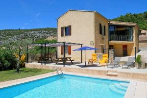 Vakantiehuis in Beaumont-du-Ventoux met zwembad, in Provence-Côt