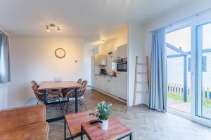 Chalet Schelp - Camping Duinhoeve Zeeland | omheind en licht | M