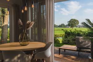 River Lodge 'Wellnesshuus' with whirlpool, sauna, bathtub, and s