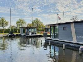 Houseboats Heeg