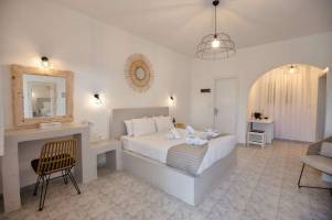 Aspro Phos Santorini Hotel