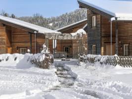 Uriges Chalet 3