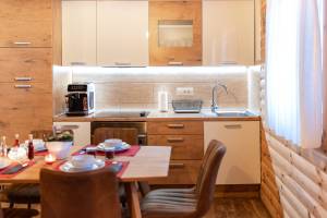 Chalet Markoci With Hot Tub