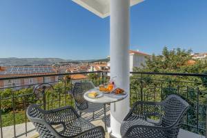 Apartment Karlo 220m from the beach